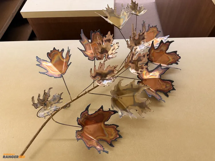 Used METAL BRANCH WITH LEAVES _UNKNOWN_ Jewelry Equipment & Tools Michigan US | Miedema Asset Management Group #1320866
