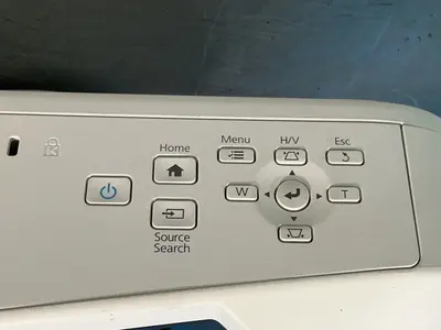 Used EPSON BRIGHTLINK PRO 1450UI Commercial Audio/Visual Equipment Ohio US | HGR 24 #1415129