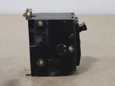 USED SQUARE D QOB220