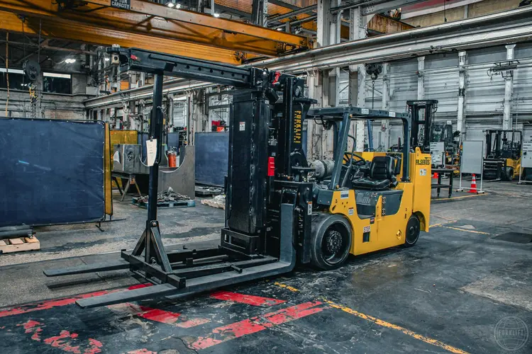 New | in-Stock 2025 HOIST FR FR 25/35 Liquid Propane Forklifts Illinois US | Forklift Exchange #1274618