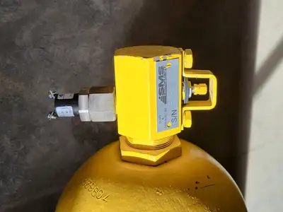 USED KOMATSU PC2733