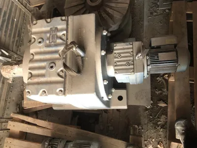 Sew Eurodrive R147R77DT80K4TH Helical Gear Speed Reducer Ratio: 4926:1