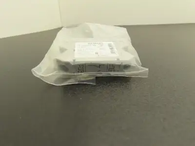Siemens 3LD9200-5B Auxiliary Switch 600v 10A Lot of 7