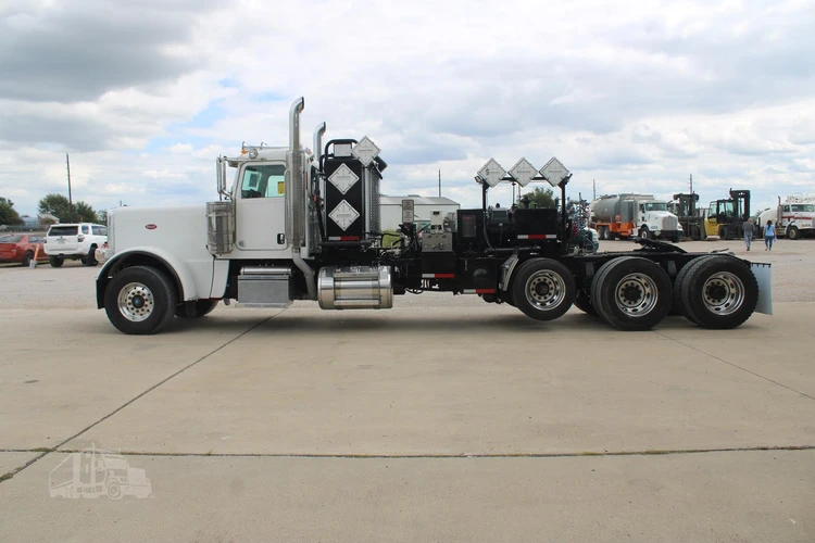 Used 2012 PETERBILT 389 Vacuum Truck Texas US | Roll Off Truck World #1491931