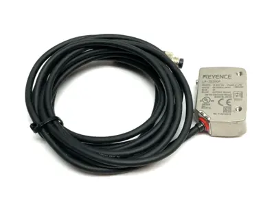 USED KEYENCE SELF-CONT. CMOS DISTANCE LASER SENSOR, RECTANGULAR, CABLE TYPE