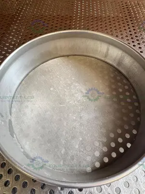 Used RETSCH SIEVE FRAME AND SCREEN, 8" DIAMETER X 2" DEEP, 75 UM MESH SIZE Filtration Equipment California US | Equipment Lab #1460007