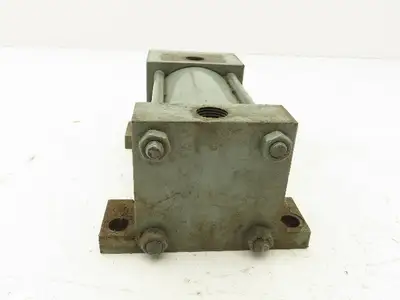 Lynair Series LH Hydraulic Cylinder 2.5" Bore 2" Stroke 1500 PSI Foot Mount