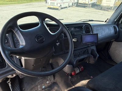 Used 2012 FREIGHTLINER BUSINESS CLASS M2 26' BOX TRUCK Box trucks Ohio US | Miedema Asset Management Group #1709407