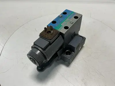 USED VICKERS DG4V-3S-2AL-M-U-HL7-60-EN490
