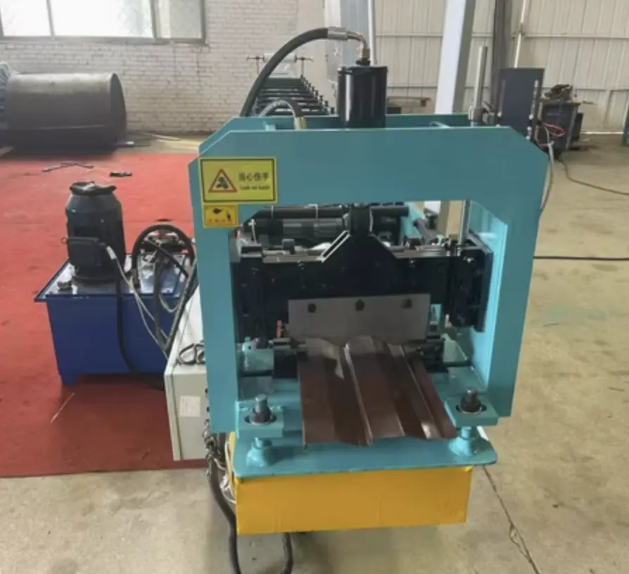 Metal Cladding Roll Forming Machine UAE