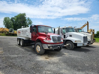 Used 2013 INTERNATIONAL DURASTAR 4400 Water Trucks | Abele Tractor #1343003