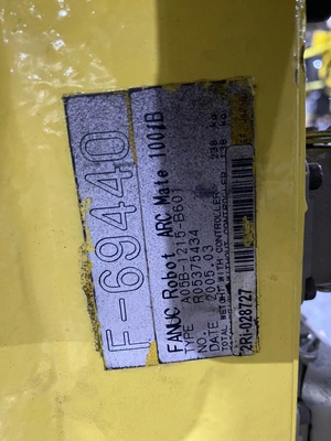 USED FANUC ArcMate 100iB + R-J3iB