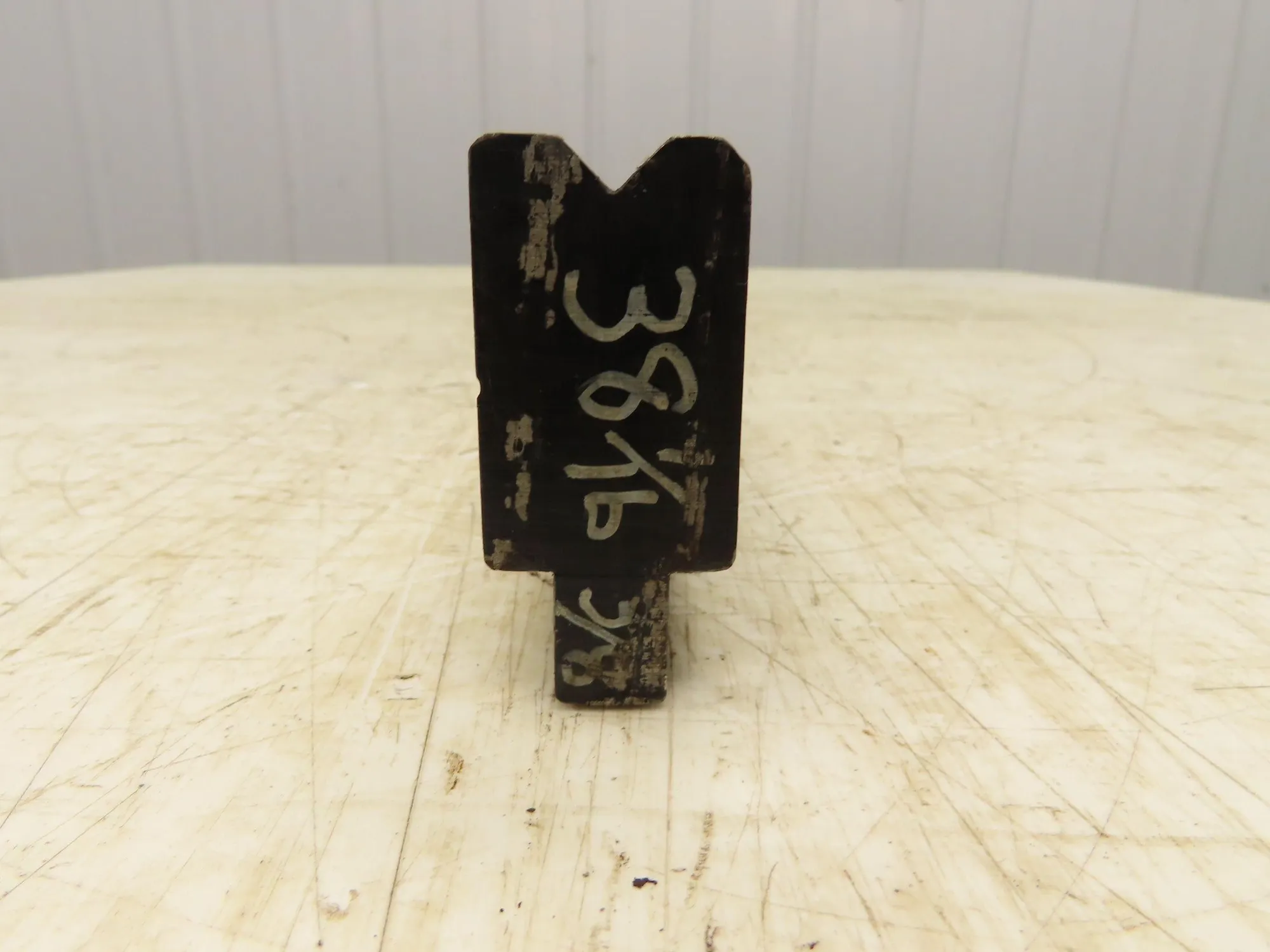 Press Brake Die 38" Long 90° V 3/8" W 3/16" D 1-3/4" H 1/2" Tang
