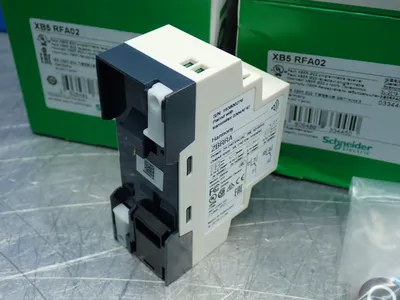 USED SCHNEIDER ELECTRIC XB5RFA02