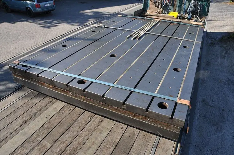 Used T-SLOT TABLE 4000 X 2500 X 300 MM Tables, Floor & Layout Plates BE | Apt International N.V #366484