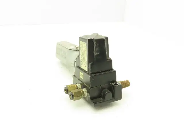 Parker GG20025B22M05 Pneumatic Solenoid Control Valve 24VDC 1/4" NPT