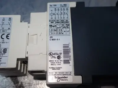 USED TELEMECANIQUE LADN22