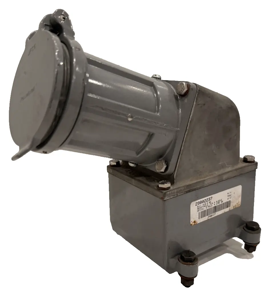 USED RUSSELLSTOL 7124-78 PLUG & CONNECTOR W/ BACK BOX