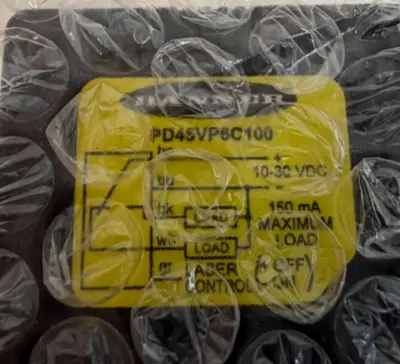NEW BANNER ENGINEERING PD45VP6C100 LASER SENSOR 46288