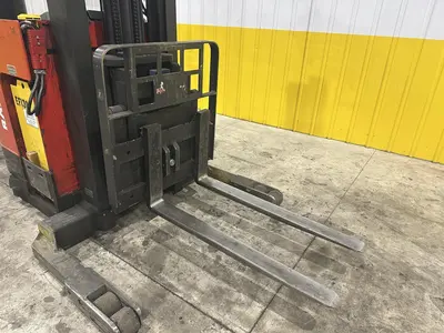 USED RAYMOND EASI