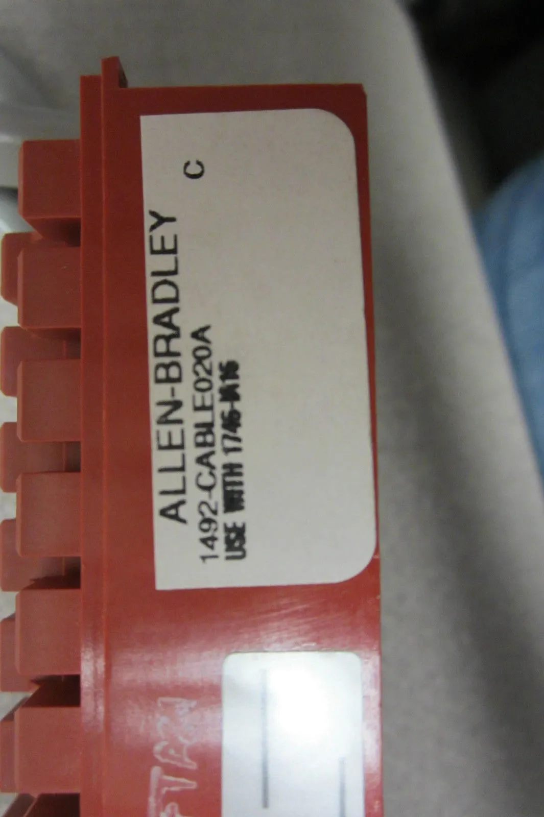 NEW ALLEN BRADLEY 1492-CABLE020A ASSEMBLY CABLE FOR CONTROLLER 1492CABLE020A