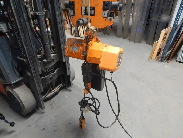 Used ACCOLIFT 2 Hoists (All Types) Texas US | Aucto #1308449