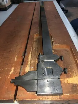 3371-385 VINTAGE L.S. STARRETT 25″ VERNIER CALIPER No. 122-INSIDE-OUTSIDE MADE IN USA WOOD CASE