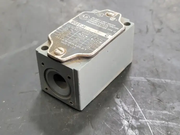 Used ALLEN-BRADLEY 802T-H Switchgears British Columbia CA | Lenmark #244566