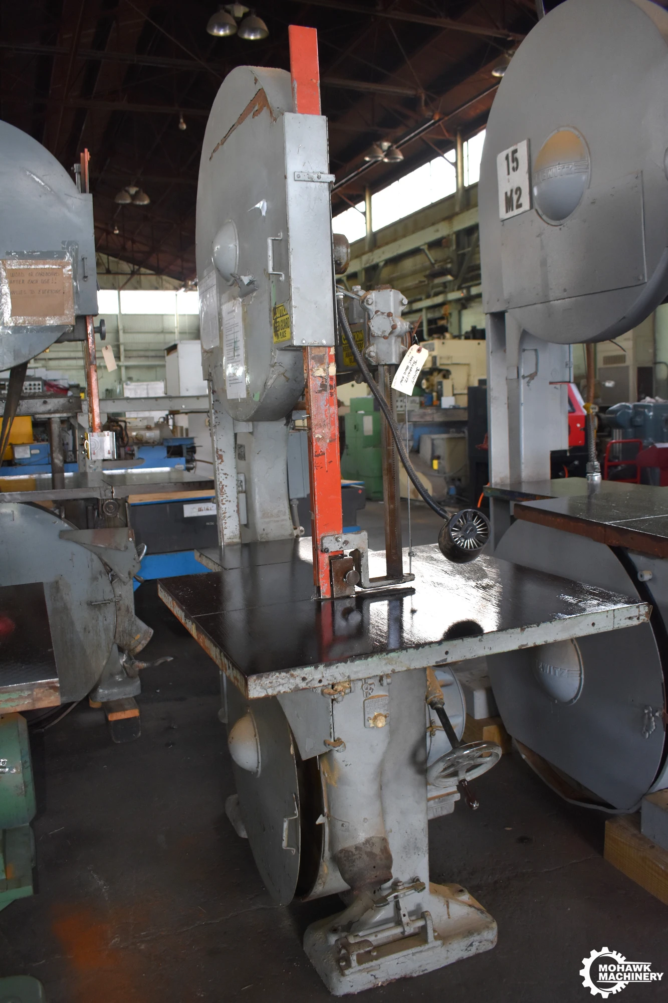 35.5" x 20" TANNEWITZ "GH" VERTICAL BAND SAW w/DIRECT DRIVE - TILTING TABLES - 5 HP MOTOR