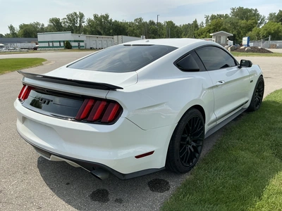 USED 2016 FORD MUSTANG