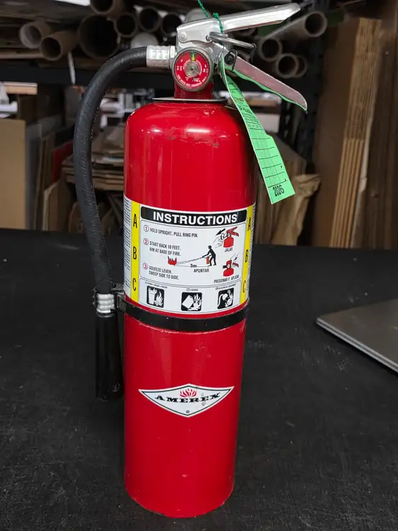 New | in-Stock Amerex Unused Amerex B456 10 lb. Dry Chemical ABC Fire Extinguisher Fire Extinguishers Illinois US | Falcon Restaurant Supply #1373701