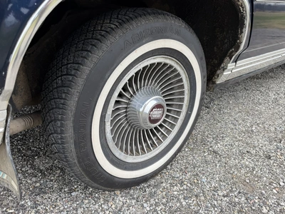 USED 1981 FORD CROWN VICTORIA