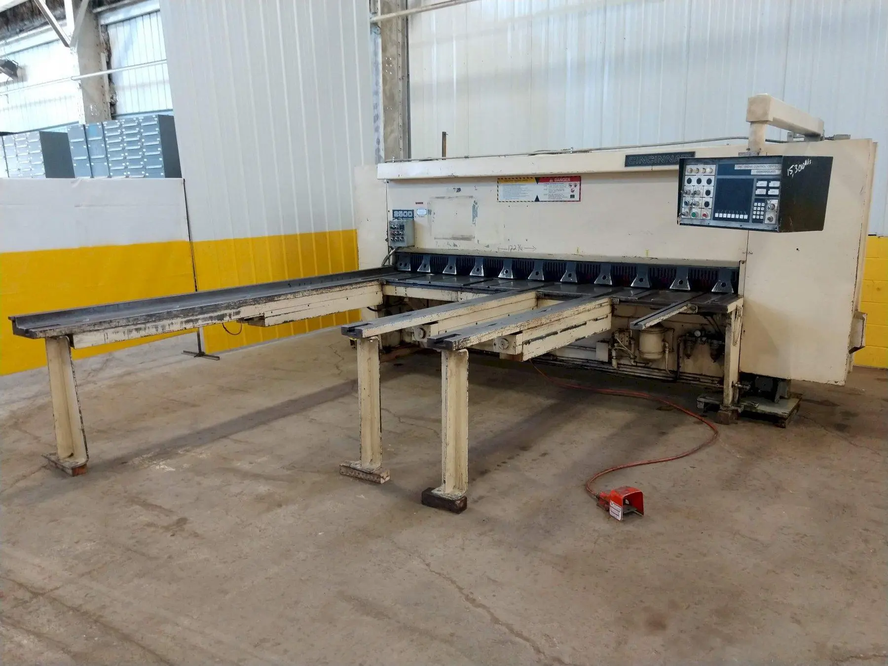 10' x 1/4" CINCINNATI MODEL #2500 CNC HYDRAULIC POWER SHEAR WITH FRONT & BACK GAUGING: STOCK #12587