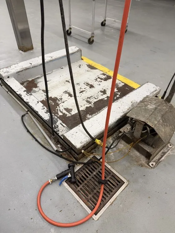 Used _UNKNOWN_ Floor level lift Drum Dumpers & Lifts Georgia US | Envoy Equipment LLC #984968