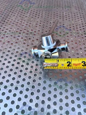 Used GE HEALTHCARE SALVI DN6 776 4-WAY 316L VALVE 18-5757-01 W/ 1/2" SANITARY FITTING Valves/Fittings California US | Equipment Lab #485534