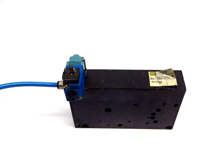 Used MAC VALVES BLOCK & SOLENOID VALVE 3 WAY MOUNT Solenoid Valves | Maverick Industrial Sales #1109225