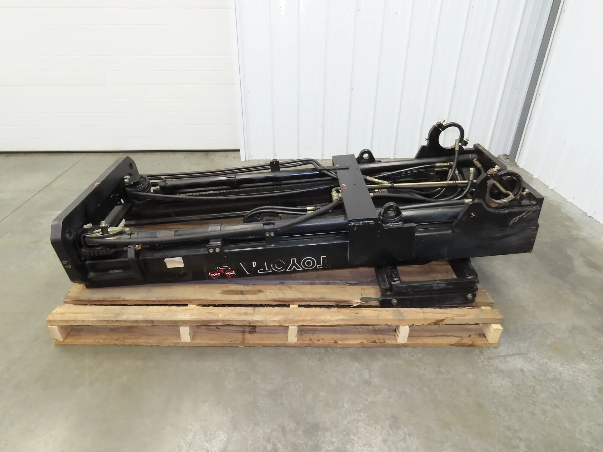 Toyota 5FBCU20 Forklift Mast 189" 3-Stage Tilt Class 2 3860lbs Capacity
