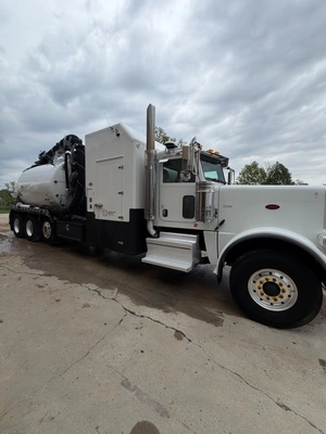 2019 TORNADO F4 Hydro Excavator | VacSource (2)