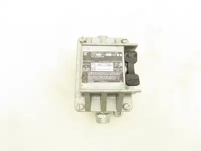 Square D 2510-KR2H Manual Motor Starting Switch 600V 30A 3PH Series B Rainproof