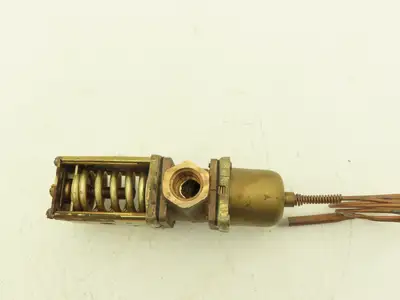 Johnson Controls V46BA-2 Water Valve 3/8" NPT 150 PSI Max Set 105# Range 70-260#