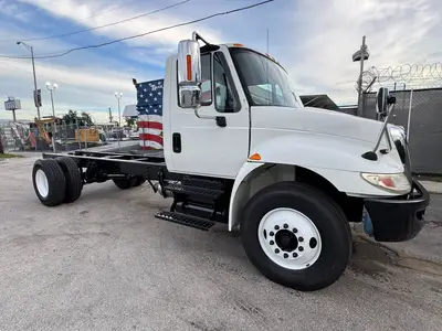 Used 2018 INTERNATIONAL DURASTAR 4300 Cab Chassis trucks Florida US | Truck and Van Outlet #1509142