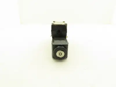 Vickers DG4V-3-7C-M-FW-B6-60 Hydraulic Directional Control Solenoid Valve 110V