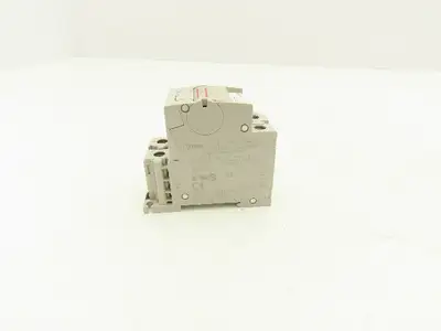 IDEC NC1V-2100 Circuit Breaker 2-Pole 220vAC/125vDC 5A 10A 20A Lot of 14