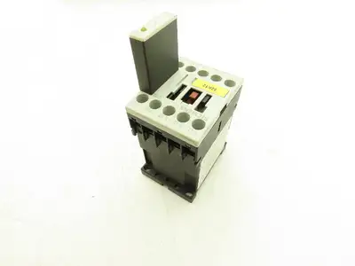 Siemens 3RT1017-1BB42 Motor Starter Contactor 10Hp 20A 600V w/Varistor Lot of 8