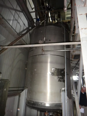 3,000 Gallon 304 Stainless Vertical Tanks