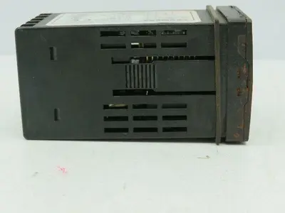 Omega CN743 Temperature Controller 100-240V V4.20