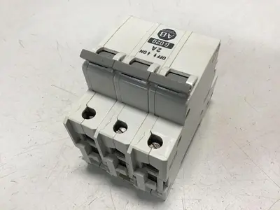 USED ALLEN BRADLEY 1492-CB3/G020 SER A
