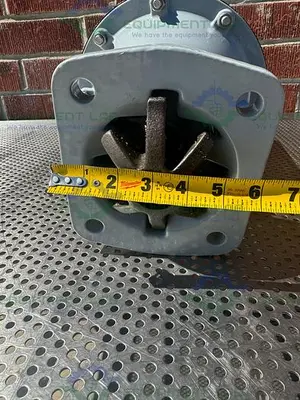 USED ITT 3225 PNEUMATIC VALVE ACTUATOR AIR MOTOR W/ 6" FLANGE FITTING