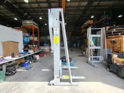 Power/Vac Switchgear Lift Truck 850 lbs