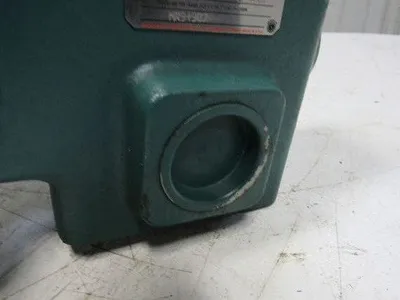 Reliance P56X4516P 7.5:1 Ratio 3/4Hp 208-230/460V LH Output Gear Motor